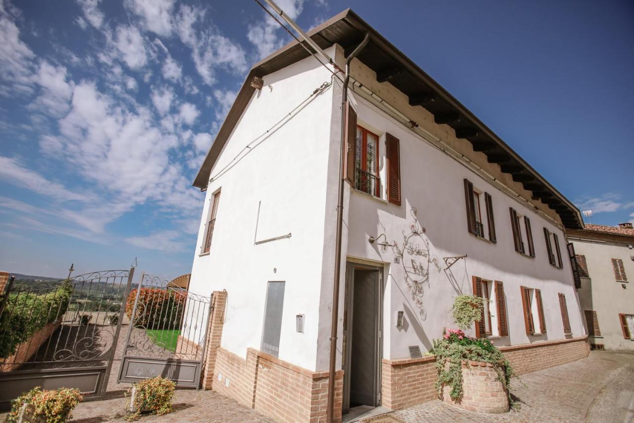 Ferienwohnung Il Pozzo Fiorito Cossombrato Exterior foto