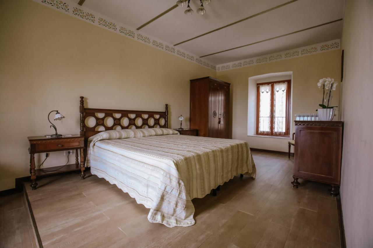 Ferienwohnung Il Pozzo Fiorito Cossombrato Exterior foto