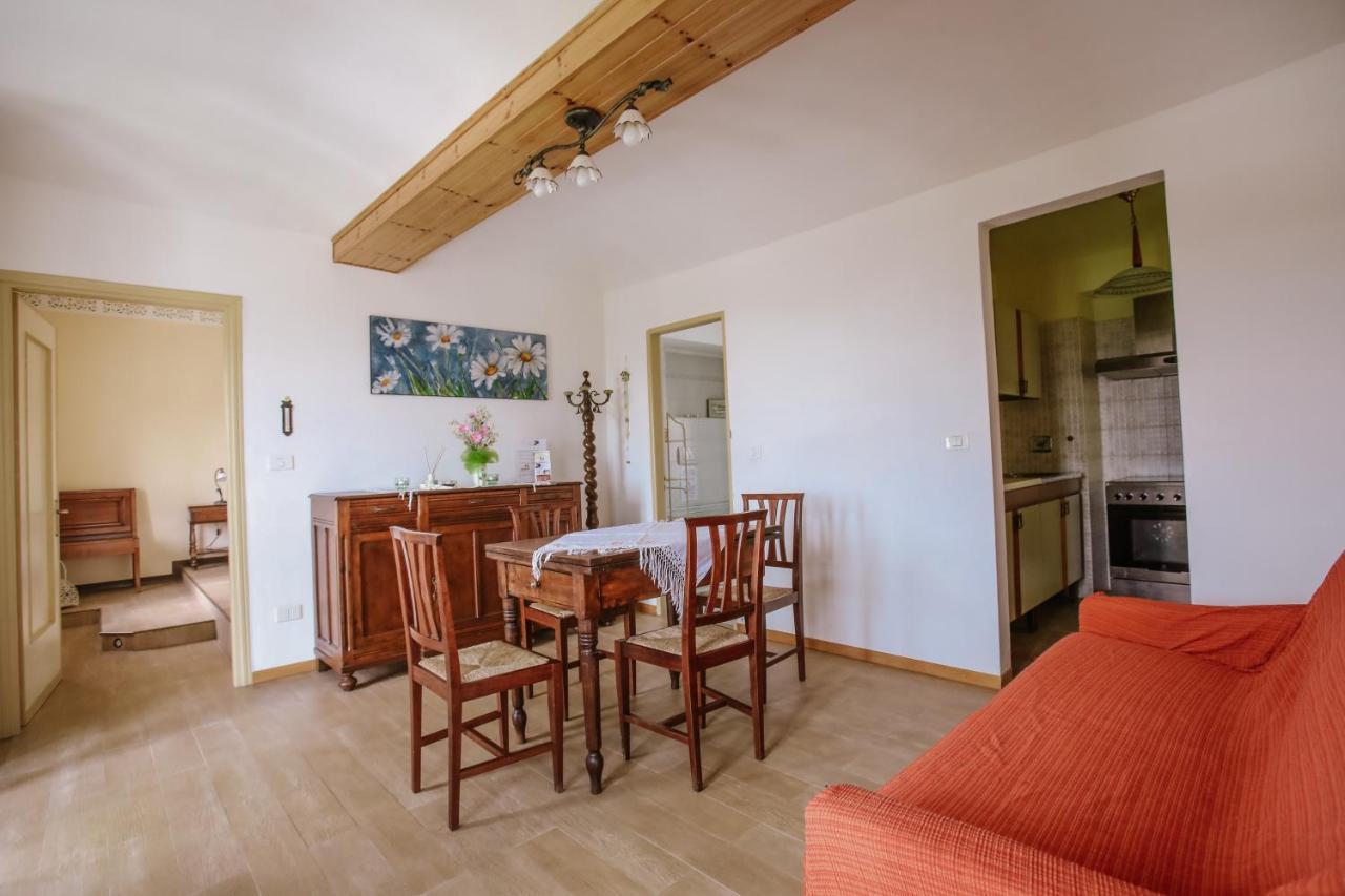 Ferienwohnung Il Pozzo Fiorito Cossombrato Exterior foto