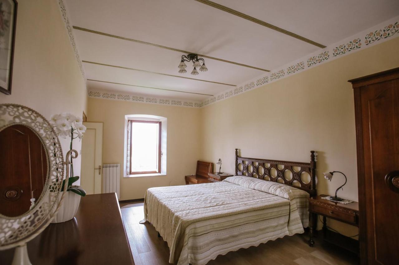Ferienwohnung Il Pozzo Fiorito Cossombrato Exterior foto