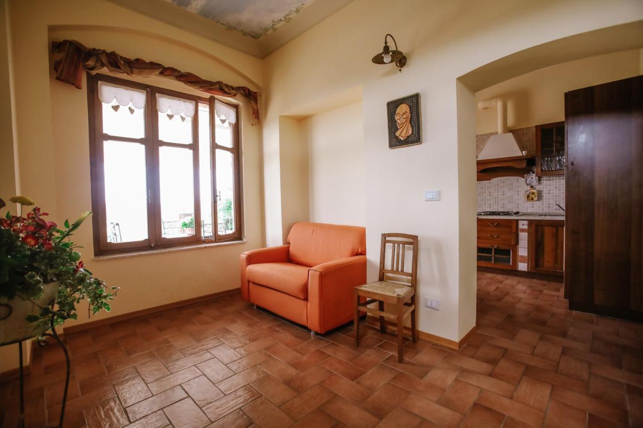 Ferienwohnung Il Pozzo Fiorito Cossombrato Exterior foto