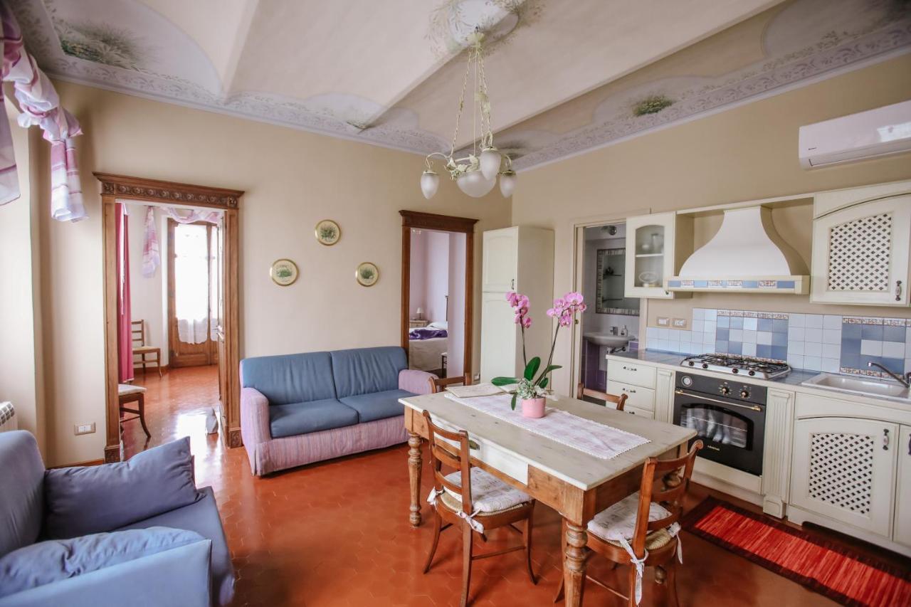 Ferienwohnung Il Pozzo Fiorito Cossombrato Exterior foto