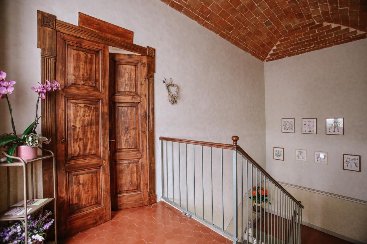 Ferienwohnung Il Pozzo Fiorito Cossombrato Exterior foto