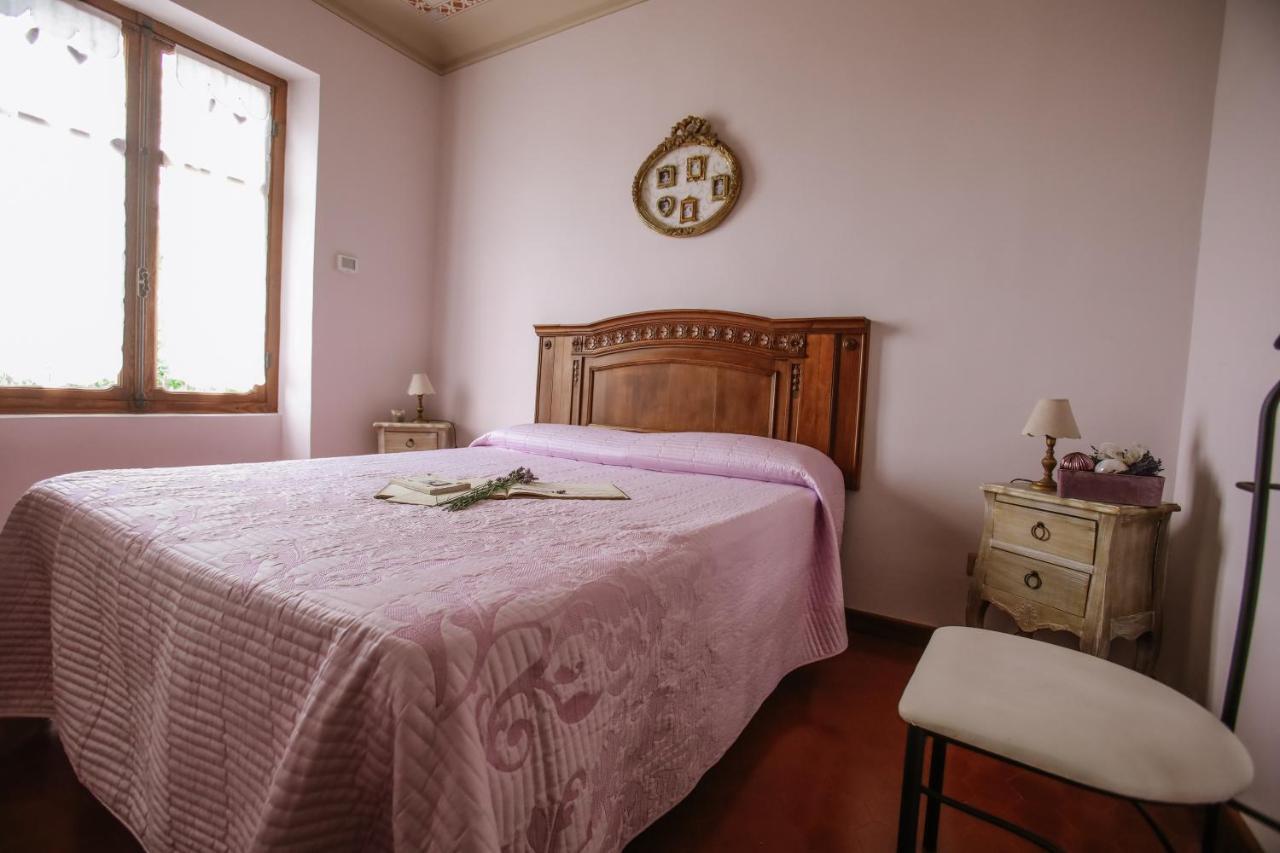 Ferienwohnung Il Pozzo Fiorito Cossombrato Exterior foto