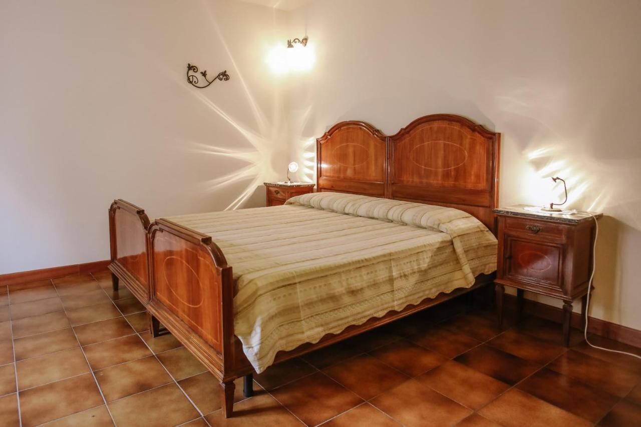 Ferienwohnung Il Pozzo Fiorito Cossombrato Exterior foto