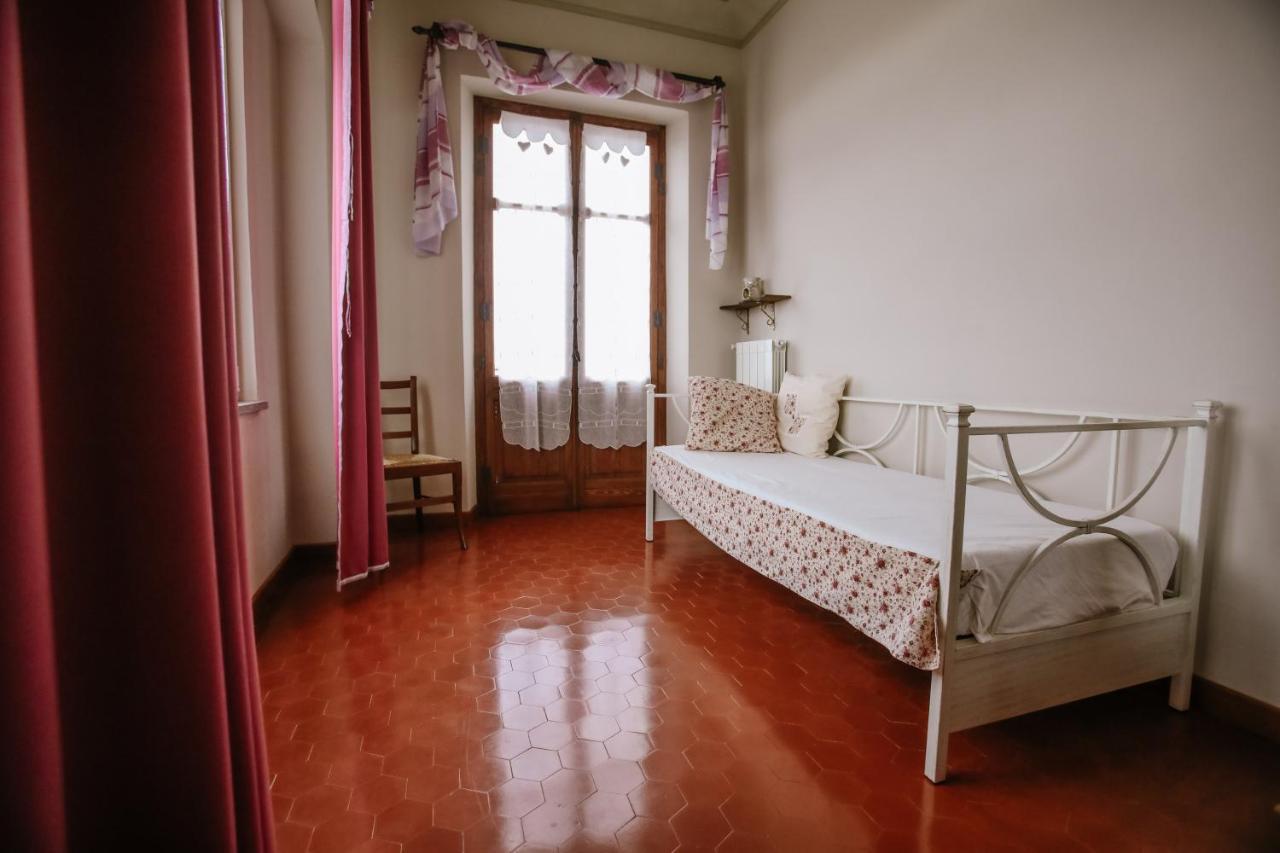 Ferienwohnung Il Pozzo Fiorito Cossombrato Exterior foto