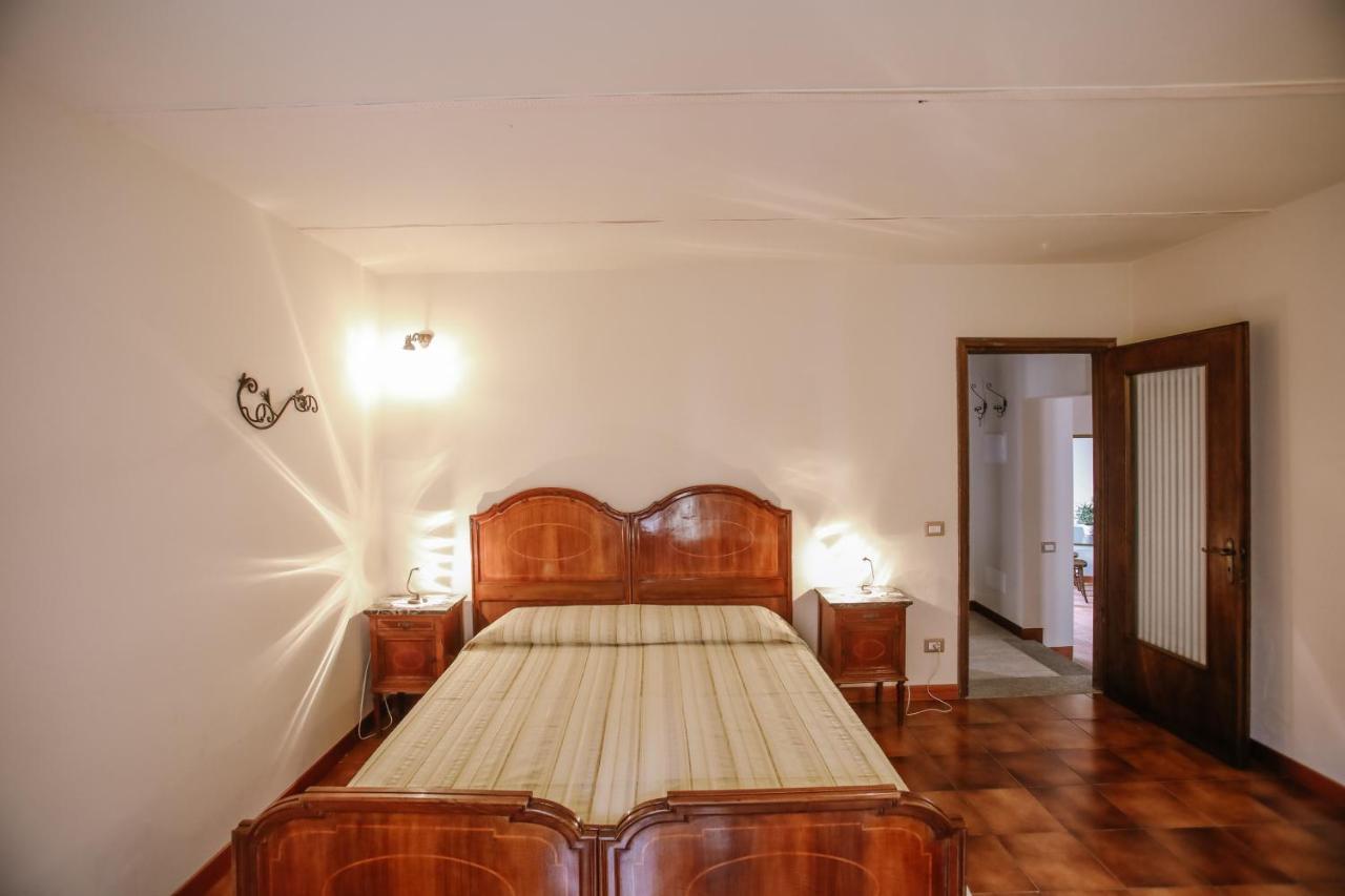 Ferienwohnung Il Pozzo Fiorito Cossombrato Exterior foto