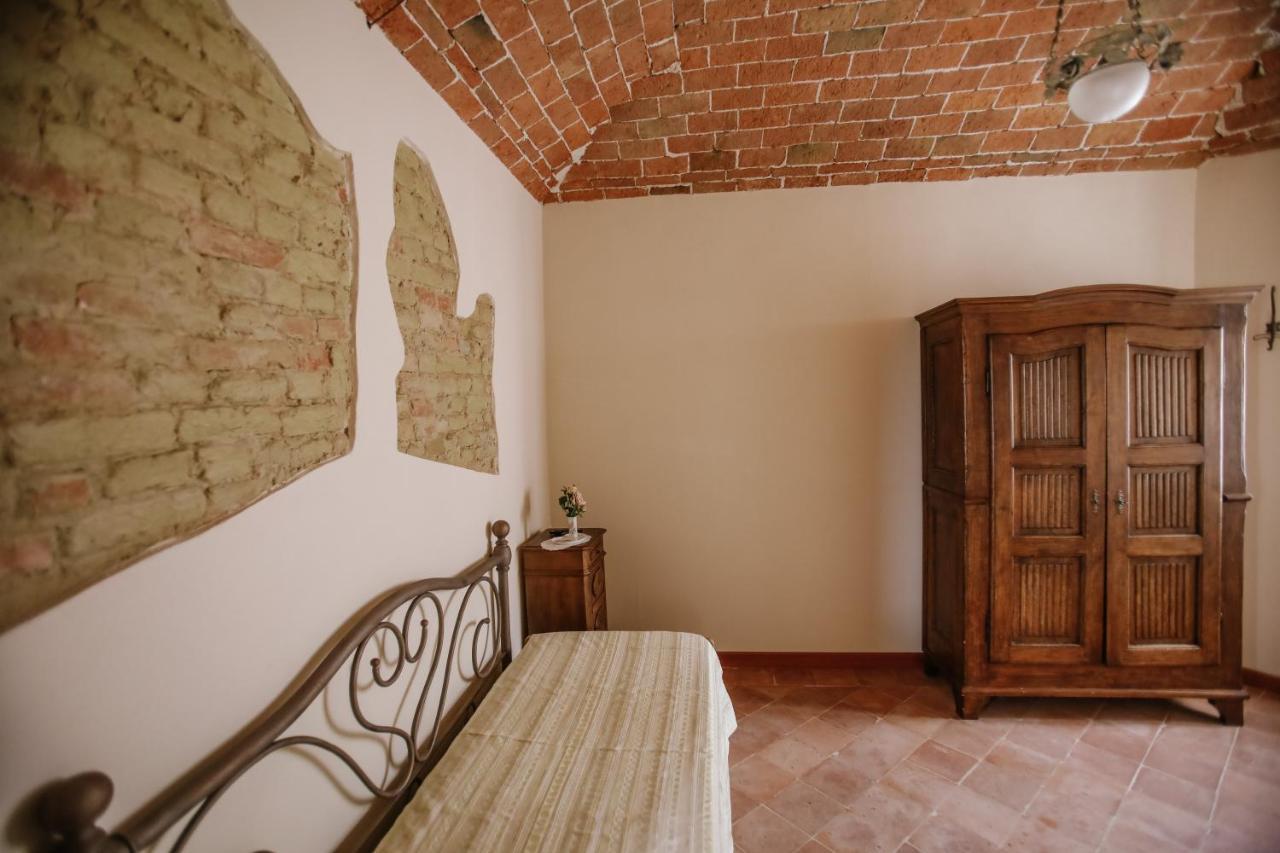 Ferienwohnung Il Pozzo Fiorito Cossombrato Exterior foto
