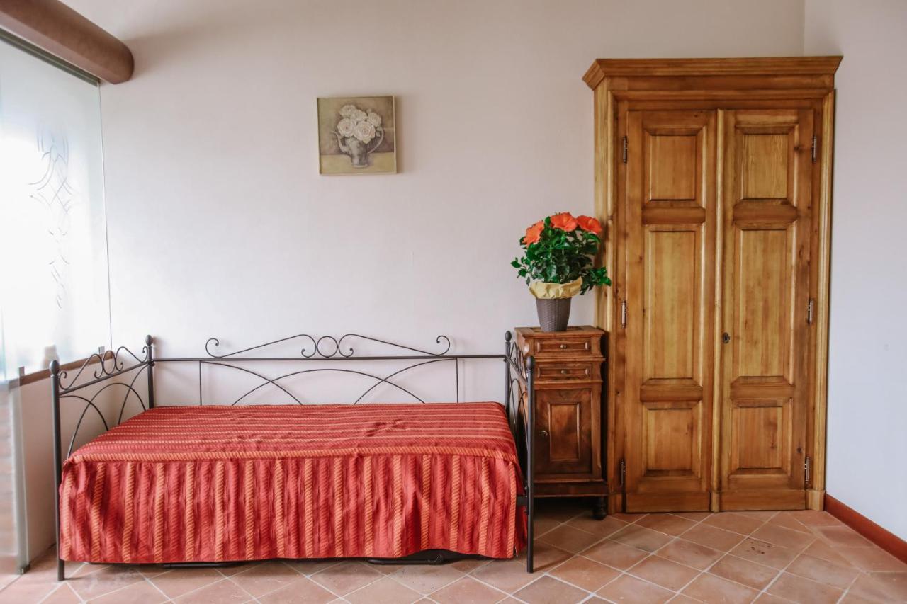 Ferienwohnung Il Pozzo Fiorito Cossombrato Exterior foto